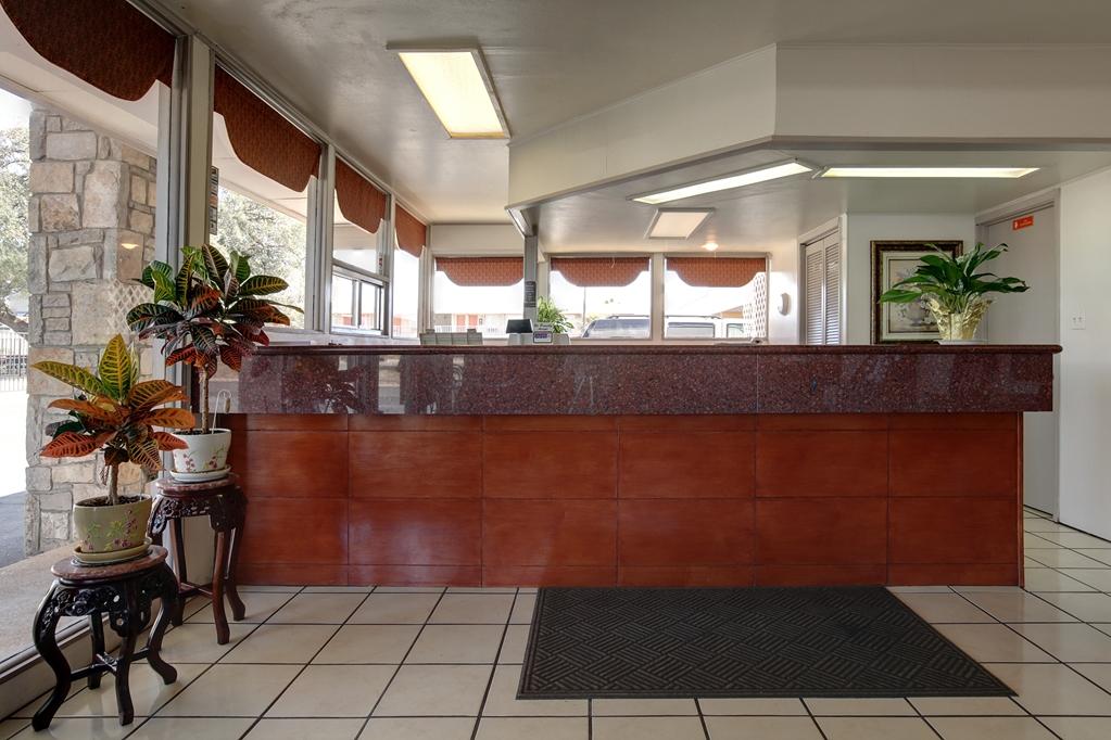 Americas Best Value Inn Uvalde Interior foto